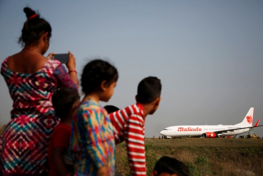 Tergelincir di Nepal, Malindo Air jadi tontonan warga