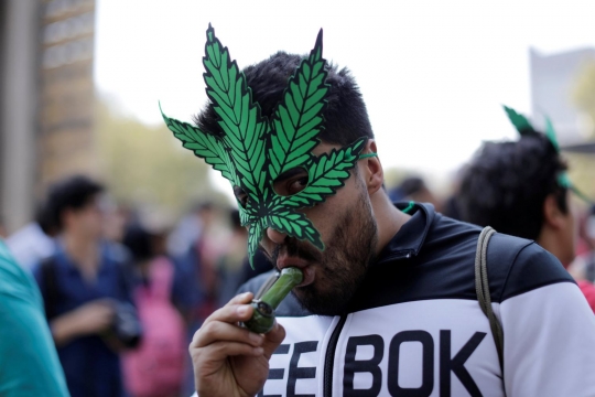 Di festival ini warga Meksiko bebas isap ganja