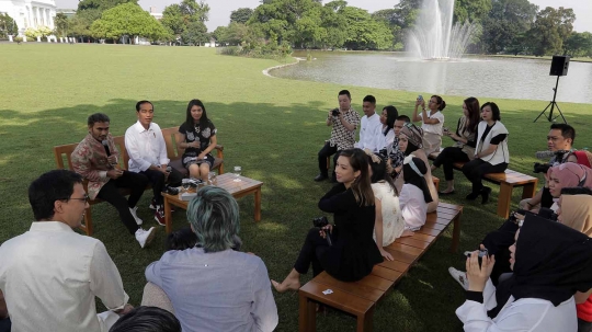 Jokowi ngobrol santai bareng kreator konten XYZ 2018 di Istana Bogor