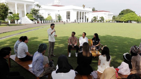 Jokowi ngobrol santai bareng kreator konten XYZ 2018 di Istana Bogor