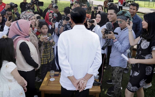 Jokowi ngobrol santai bareng kreator konten XYZ 2018 di Istana Bogor