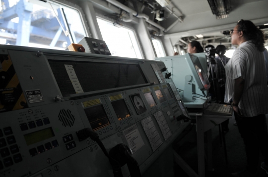 Menelusuri canggihnya kapal perang Inggris HMS Albion