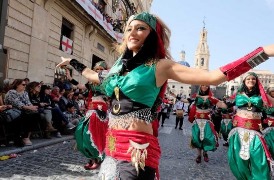 Geliat meriahnya Festival Moor di Spanyol