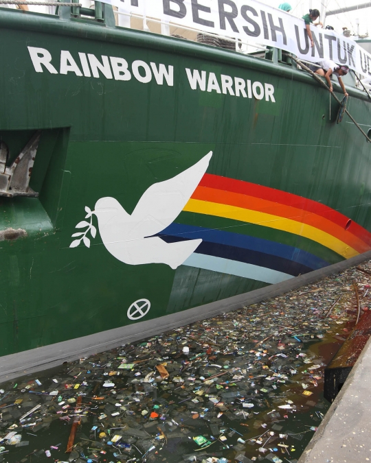 Melihat lebih dekat kapal Rainbow Warrior milik Greenpeace