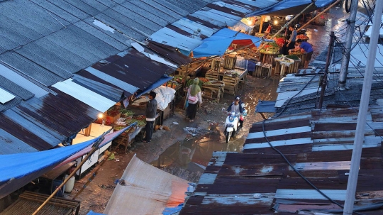 Penggusuran Pasar Kemiri Muka di Depok ditunda