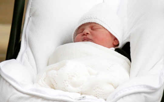 Lucunya anak ketiga Pangeran William dan Kate Middleton