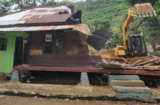 Pembongkaran vila ilegal di Pondok Berburu Cisadon