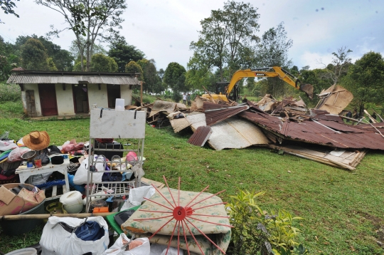 Pembongkaran vila ilegal di Pondok Berburu Cisadon