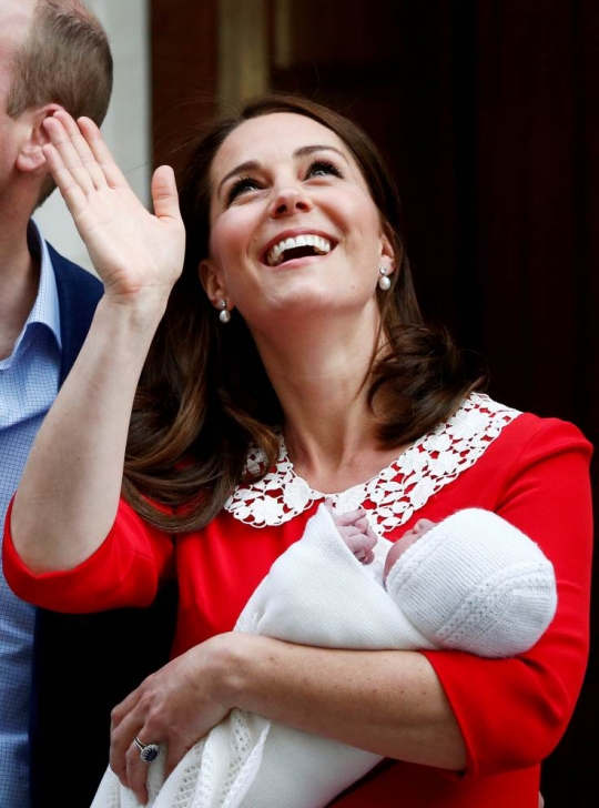 Ledakan meriam sambut kelahiran anak ke-3 Pangeran William dan Kate Middleton