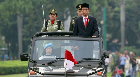 Jokowi pimpin apel Hari Kartini yang dihadiri 10.000 prajurit wanita