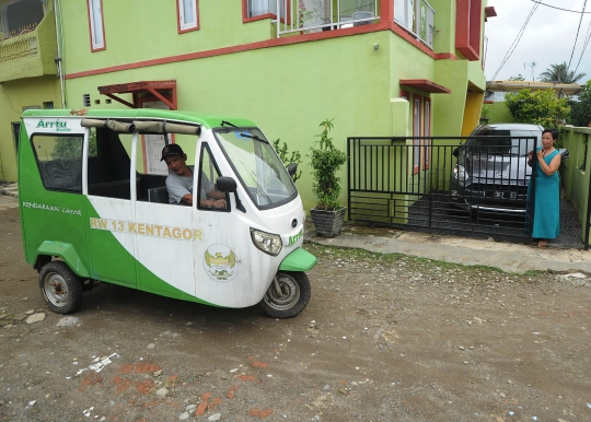 Bajaj listrik jadi kendaraan operasional warga di Bogor