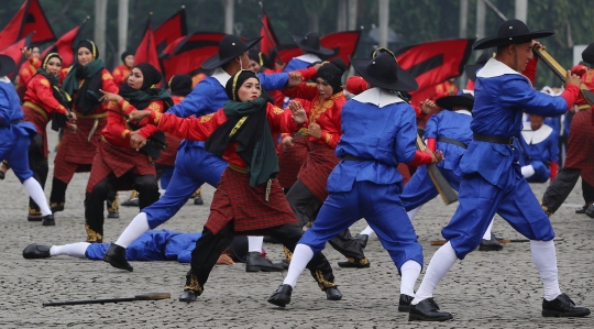 Atraksi prajurit wanita TNI-Polri meriahkan apel Hari Kartini