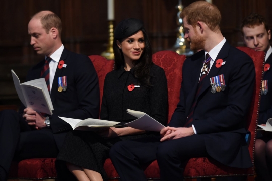 Tatapan mesra Pangeran Harry dan Meghan Markle jelang pernikahan