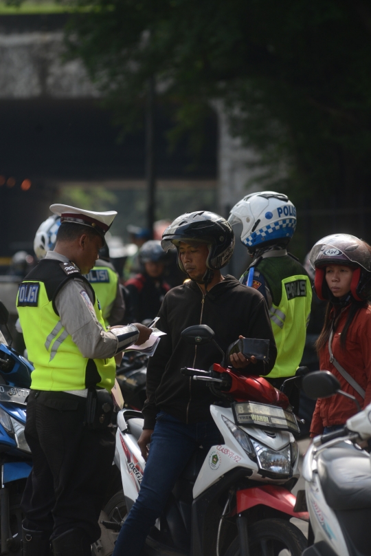 Ratusan motor terjaring razia di hari kedua Operasi Patuh Jaya