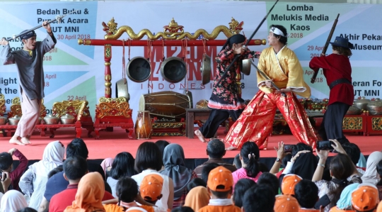 Teater Koma ajarkan sejarah lewat Dongeng