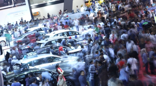 Hari terakhir, IIMS 2018 dipadati ribuan pengunjung
