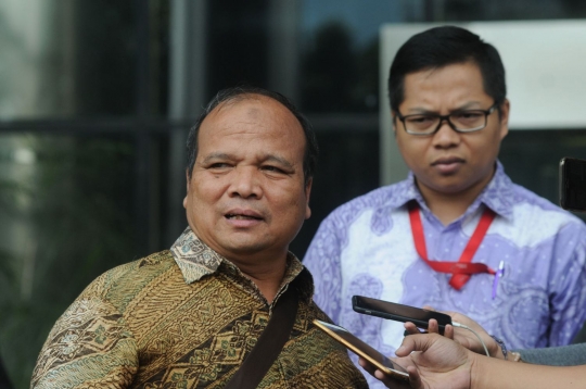 Mantan Ketua PPATK Yunus Husein usai jadi pembicara di KPK