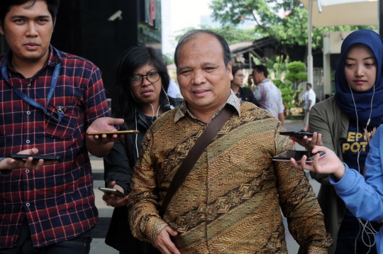 Mantan Ketua PPATK Yunus Husein usai jadi pembicara di KPK