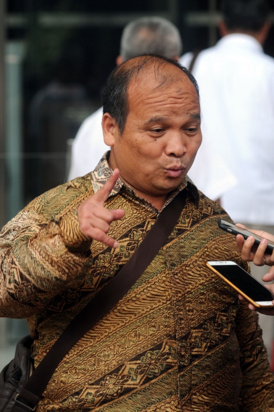 Mantan Ketua PPATK Yunus Husein usai jadi pembicara di KPK