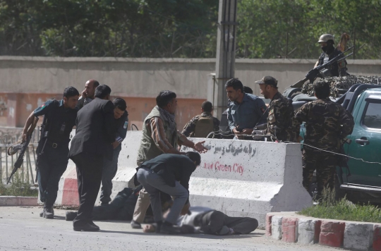 Mencekam, begini usai ledakan bom bunuh diri yang tewaskan jurnalis AFP di Kabul