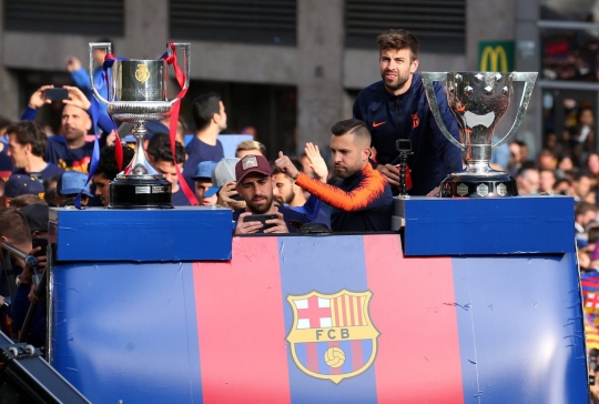 Juara La Liga, Barca parade kemenangan keliling kota