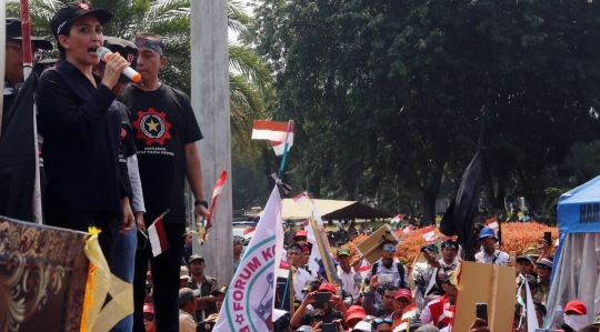 Rieke Diah Pitaloka turun ke jalan peringati May Day bersama ribuan buruh