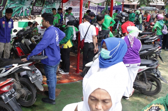 Servis dan ganti oli gratis dalam peringatan Hari Buruh