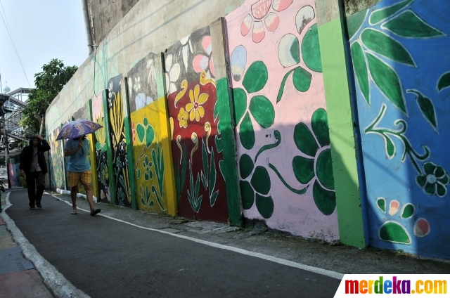 Foto Potret warna  warni Kampung Pelangi  di Johar Baru 