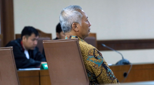 Eks Dirjen Hubla Tonny Budiono bacakan nota pembelaan