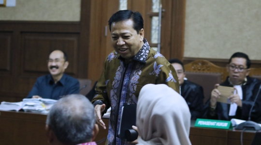 Ekspresi Setya Novanto dan istri saat jadi saksi di sidang Fredrich Yunadi