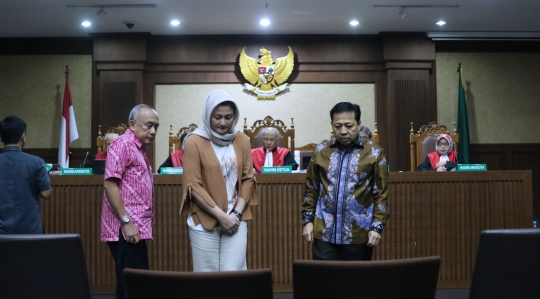 Ekspresi Setya Novanto dan istri saat jadi saksi di sidang Fredrich Yunadi