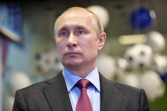 Gaya Putin keliling stadion Piala Dunia di Sochi
