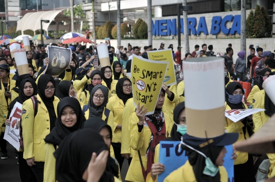 Aksi mahasiswa UI kampanyekan bahaya merokok