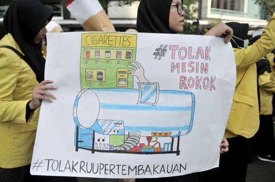 Aksi mahasiswa UI kampanyekan bahaya merokok