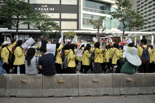 Aksi mahasiswa UI kampanyekan bahaya merokok