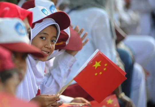 Barisan pelajar sambut kedatangan PM China di Istana Bogor