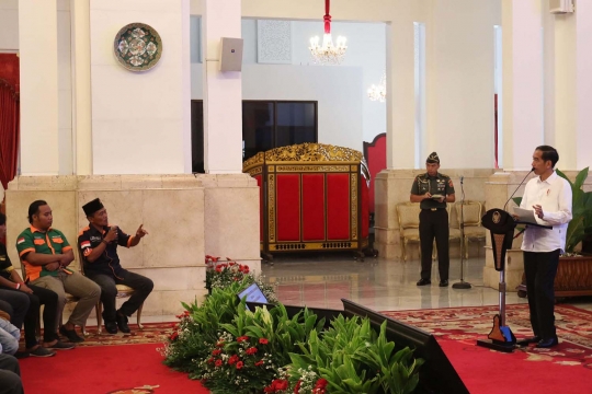 Presiden Jokowi dengarkan keluhan sopir truk di Istana