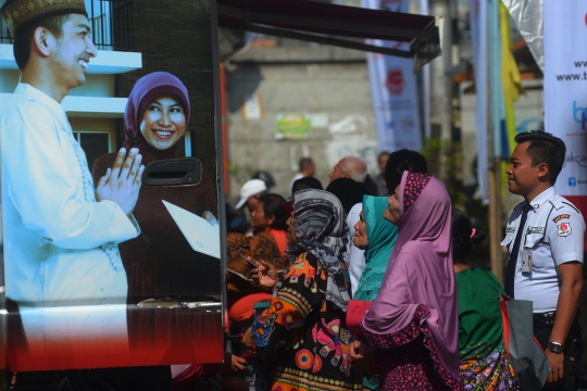 Anies Baswedan bagi-bagi 12 ribu Kartu Lansia Jakarta