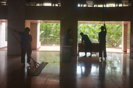 Jelang Ramadan, Masjid Istiqlal dibersihkan