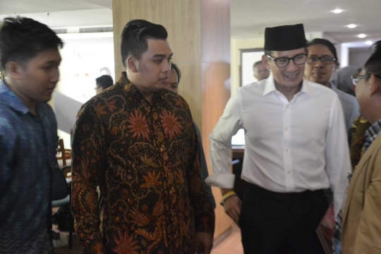 Launcing program OK OCE, Sandiaga bagikan 2.000 Alquran di Balai Kota