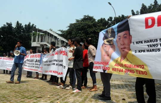 Mahasiswa desak KPK periksa Bupati Tebo