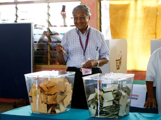 Nyoblos, Mahathir Mohamad jadi pusat bidikan kamera warga