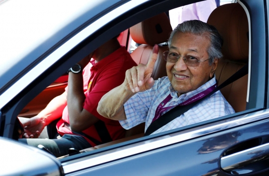Nyoblos, Mahathir Mohamad jadi pusat bidikan kamera warga