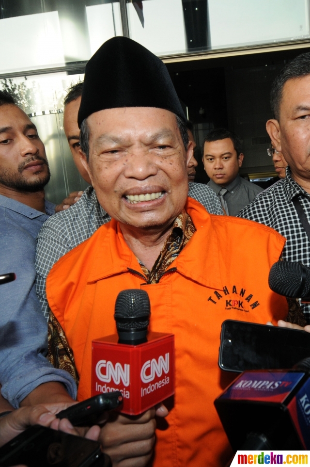  Foto Wali Kota Mojokerto Masud Yunus resmi ditahan KPK 