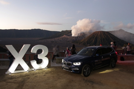 Ketangguhan BMW All New X3 taklukan pasir Gunung Bromo