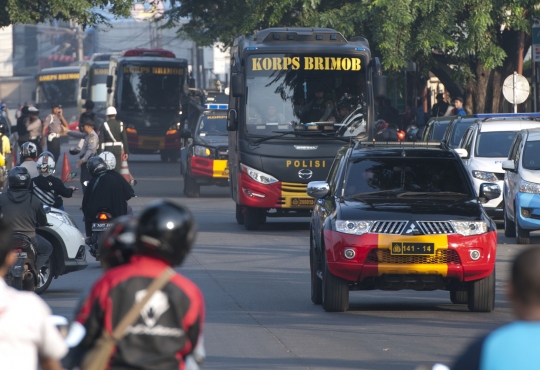 Iring-iringan bus narapidana terorisme menuju Nusakambangan