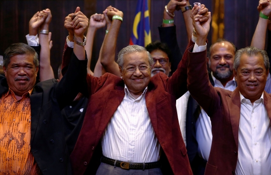 Semringah Mahathir Mohamad menangi pemilu Malaysia