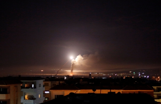Serangan rudal hiasi langit Suriah