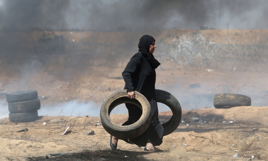 Keberanian wanita Palestina lawan tentara Israel