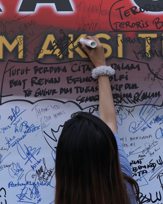 Pasca kerusuhan rutan teroris, warga beri tandatangan dukungan untuk Polri